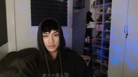 Snapshot of princeadrianx chatting on 06-10-26, 08:46 Prince Adrian online show from 06-10-26, 08:46