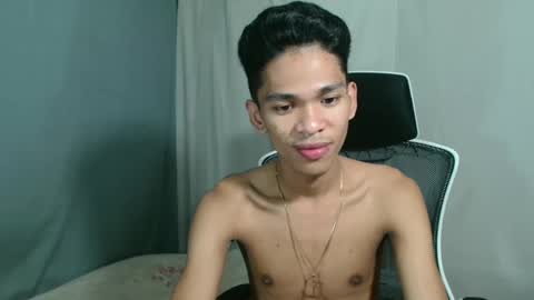 Snapshot of princeofcumxxx chatting on 12-28-24, 08:58 Mel online show from 12-28-24, 08:58