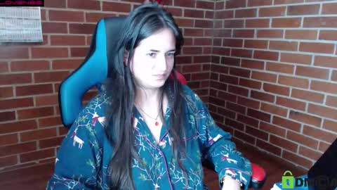 Leia online show from 09-26-25, 01:20