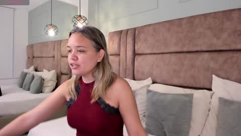 Paris online show from 02-17-25, 11:34