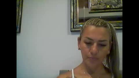 princesita2102 online show from 04-15-26, 02:51