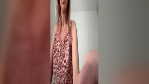 Snapshot of princesless chatting on 06-13-26, 04:38 princesless online show from 06-13-26, 04:38