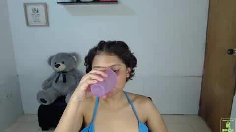 Snapshot of princess_an chatting on 09-10-25, 05:35 An online show from 09-10-25, 05:35