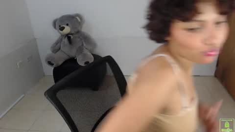 Snapshot of princess_an chatting on 09-22-25, 05:59 An online show from 09-22-25, 05:59