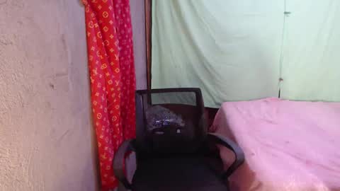 margux online show from 04-18-26, 02:48