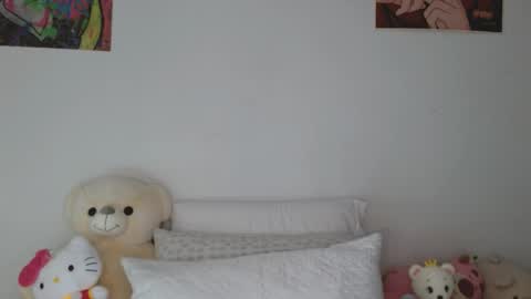 Snapshot of princess_ofyourdreams chatting on 03-16-26, 06:23 Sophie online show from 03-16-26, 06:23