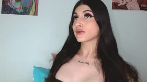 Snapshot of princess_ofyourdreams chatting on 03-18-26, 10:07 Sophie online show from 03-18-26, 10:07