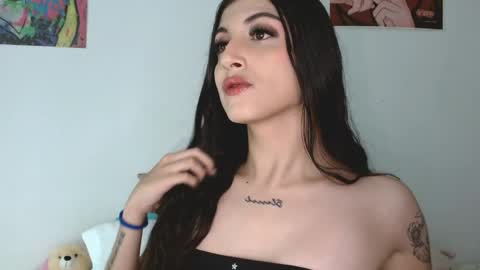 Snapshot of princess_ofyourdreams chatting on 04-03-26, 11:19 Sophie online show from 04-03-26, 11:19