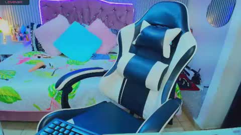 princess_skinny18 online show from 07-02-26, 03:23