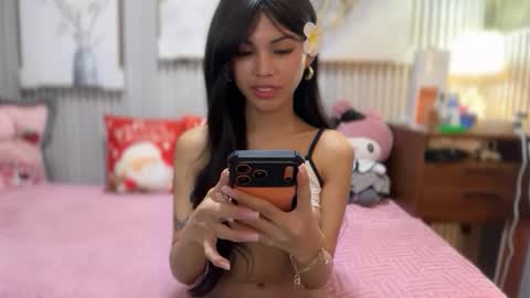 Snapshot of princess_stellaxx chatting on 10-22-25, 05:13 Estela online show from 10-22-25, 05:13