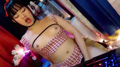 Snapshot of princess_thea123 chatting on 06-20-26, 05:21 My Love online show from 06-20-26, 05:21
