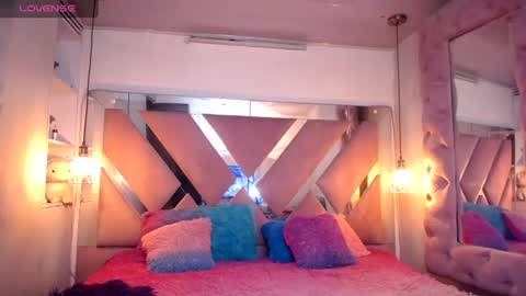 Snapshot of princessa_charlotte chatting on 06-20-26, 08:00 princessa_charlotte online show from 06-20-26, 08:00