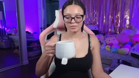Snapshot of princessamberrrxo chatting on 05-25-26, 04:18 Amber online show from 05-25-26, 04:18