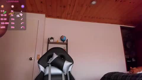 Cori online show from 02-20-25, 01:40