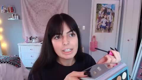 Snapshot of princesselysia99 chatting on 11-11-25, 04:40 Princess Elysia online show from 11-11-25, 04:40