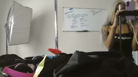 Snapshot of princesskimami chatting on 10-13-25, 11:05 princesskimami online show from 10-13-25, 11:05