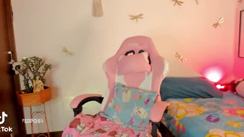 Snapshot of princessluna_14 chatting on 07-15-26, 09:31 princessluna_14 online show from 07-15-26, 09:31