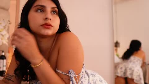 Snapshot of princessluu chatting on 05-11-26, 07:44 Lu online show from 05-11-26, 07:44