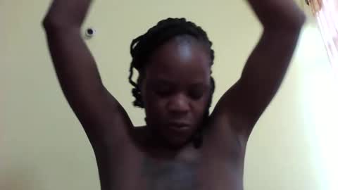 Snapshot of princessmiles2 chatting on 02-07-25, 04:59 phelly online show from 02-07-25, 04:59