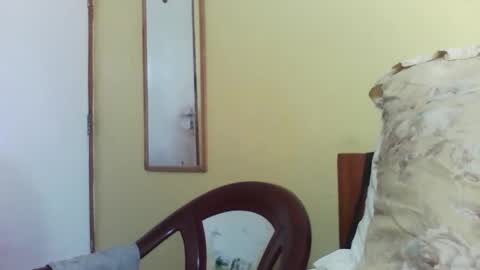 Snapshot of princessmiles2 chatting on 02-23-25, 01:53 phelly online show from 02-23-25, 01:53