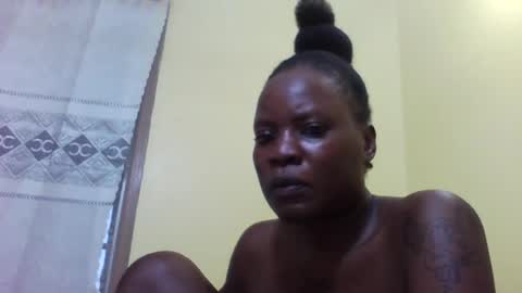 Snapshot of princessmiles2 chatting on 07-01-26, 03:30 phelly online show from 07-01-26, 03:30