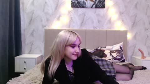 18 y.o online show from 12-15-24, 12:17