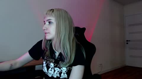 18 y.o online show from 02-26-25, 01:00