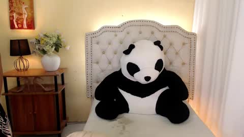 princessyanzy1 online show from 02-06-25, 12:22