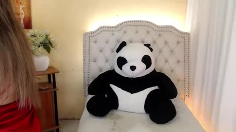 princessyanzy1 online show from 02-09-25, 08:54