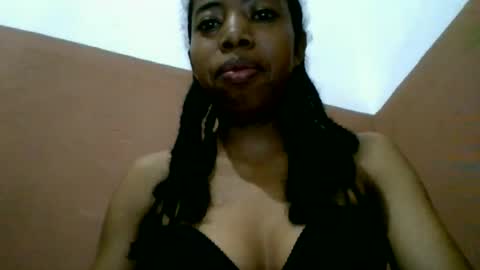 Snapshot of prisca880319 chatting on 07-06-26, 04:31 prisca880319 online show from 07-06-26, 04:31