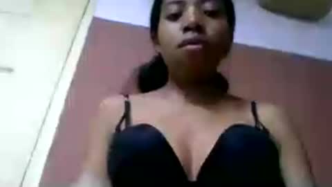 Snapshot of prisca880319 chatting on 07-17-26, 04:41 prisca880319 online show from 07-17-26, 04:41