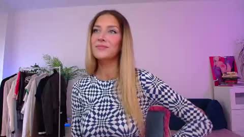 Snapshot of private_call chatting on 07-09-26, 09:57 Nansy online show from 07-09-26, 09:57