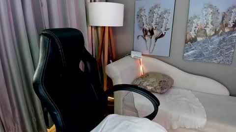 Snapshot of priya_rose chatting on 12-11-24, 10:06 Priya Rose online show from 12-11-24, 10:06