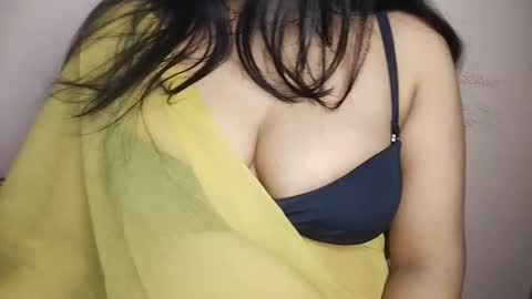 priyu_ online show from 12-19-25, 03:24