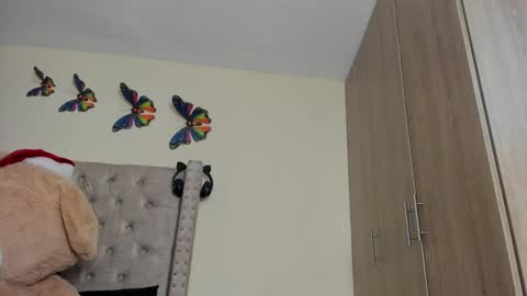 Snapshot of profanared chatting on 12-27-24, 03:42 Profana Red online show from 12-27-24, 03:42