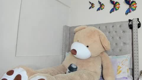 Snapshot of profanared chatting on 01-09-25, 03:34 Profana Red online show from 01-09-25, 03:34