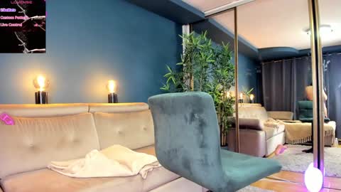 Snapshot of project_raven chatting on 01-24-25, 12:42 Raven but you can call me sweetie or honey too online show from 01-24-25, 12:42