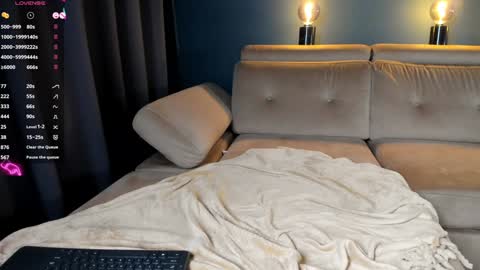 Snapshot of project_raven chatting on 02-07-25, 09:37 Raven but you can call me sweetie or honey too online show from 02-07-25, 09:37