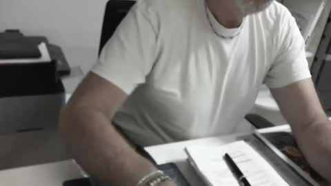 mature hairy guy online show from 05-28-26, 03:42
