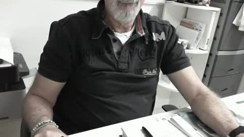 mature hairy guy online show from 06-13-26, 04:27