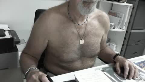 mature hairy guy online show from 06-27-26, 02:01