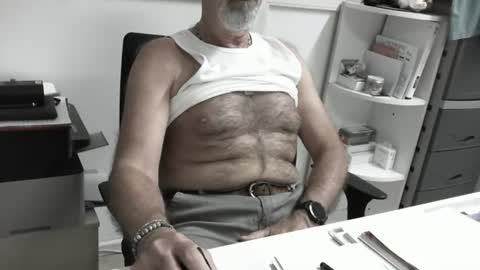 mature hairy guy online show from 06-30-26, 04:19