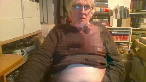 Snapshot of proudwelshman chatting on 12-04-24, 07:01 proudwelshman online show from 12-04-24, 07:01