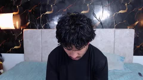 Adris  Juan online show from 02-18-26, 03:02