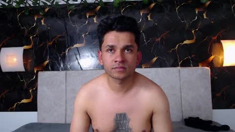 Adris  Juan online show from 04-12-26, 02:05