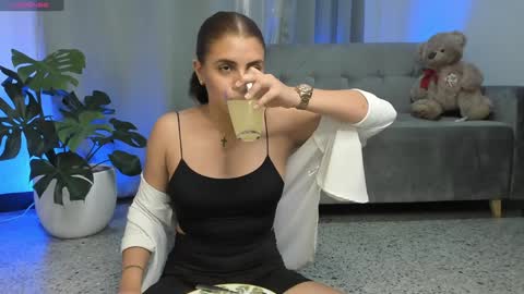    INDEPENDENT MODEL online show from 12-10-24, 03:52