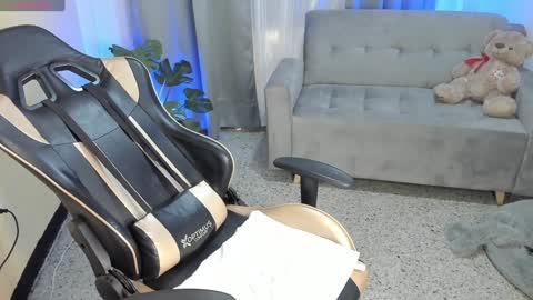    INDEPENDENT MODEL online show from 12-25-24, 12:05