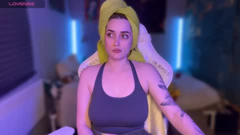 Queen of Pain online show from 04-14-26, 12:00