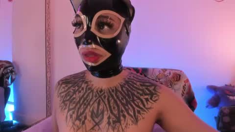 Snapshot of psychodoll_11 chatting on 06-14-26, 04:20 psycodoll online show from 06-14-26, 04:20