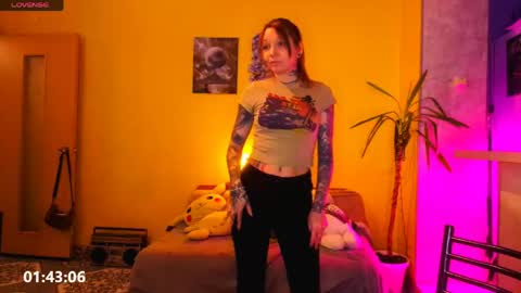 LUCY -----    online show from 04-11-26, 06:01